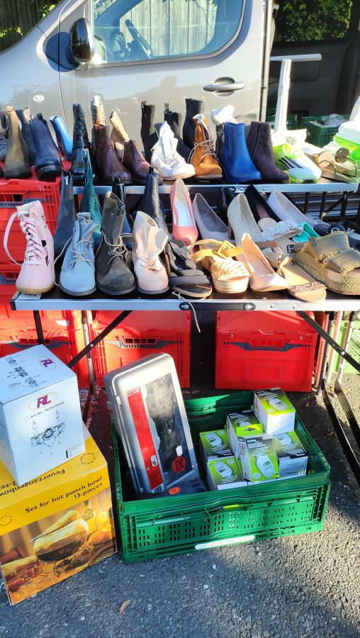 Schuhe auf dem Flohmarkt