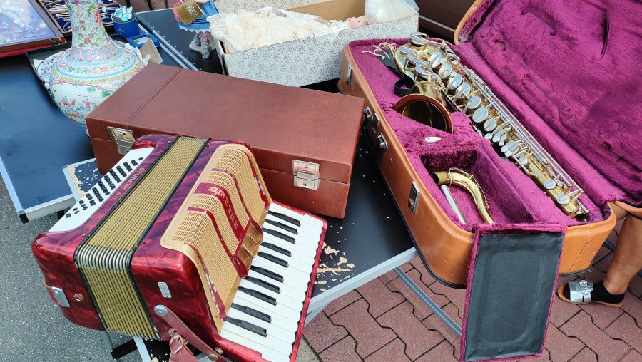 Musikinstrumente auf dem Flohmarkt